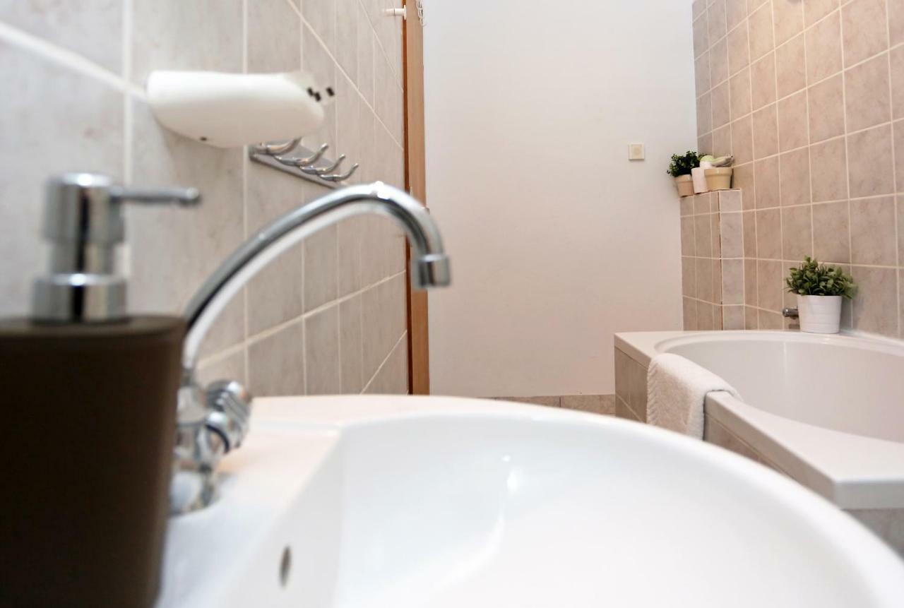 Apartments Tona Žaborić Zewnętrze zdjęcie